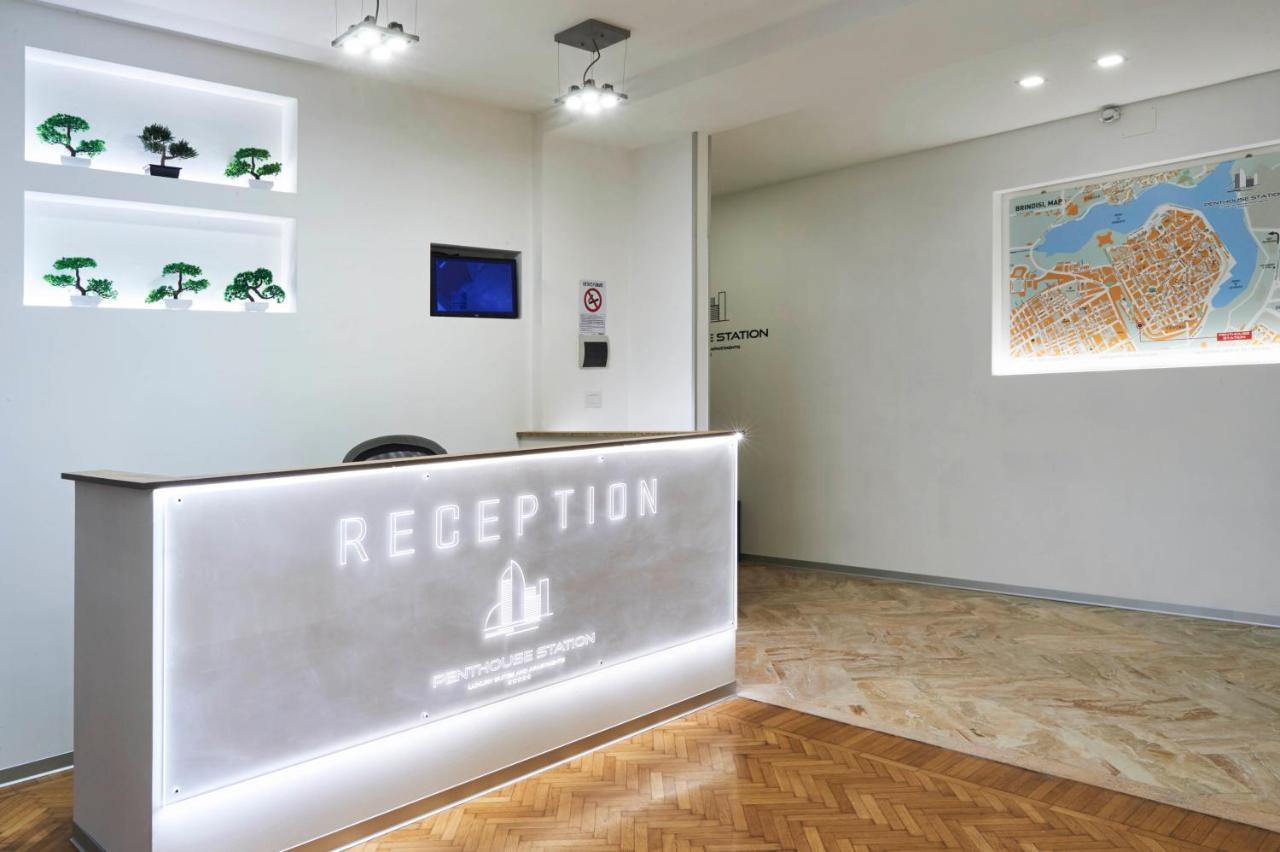 Penthouse Station Luxury Suites & Apartment Бриндизи Екстериор снимка