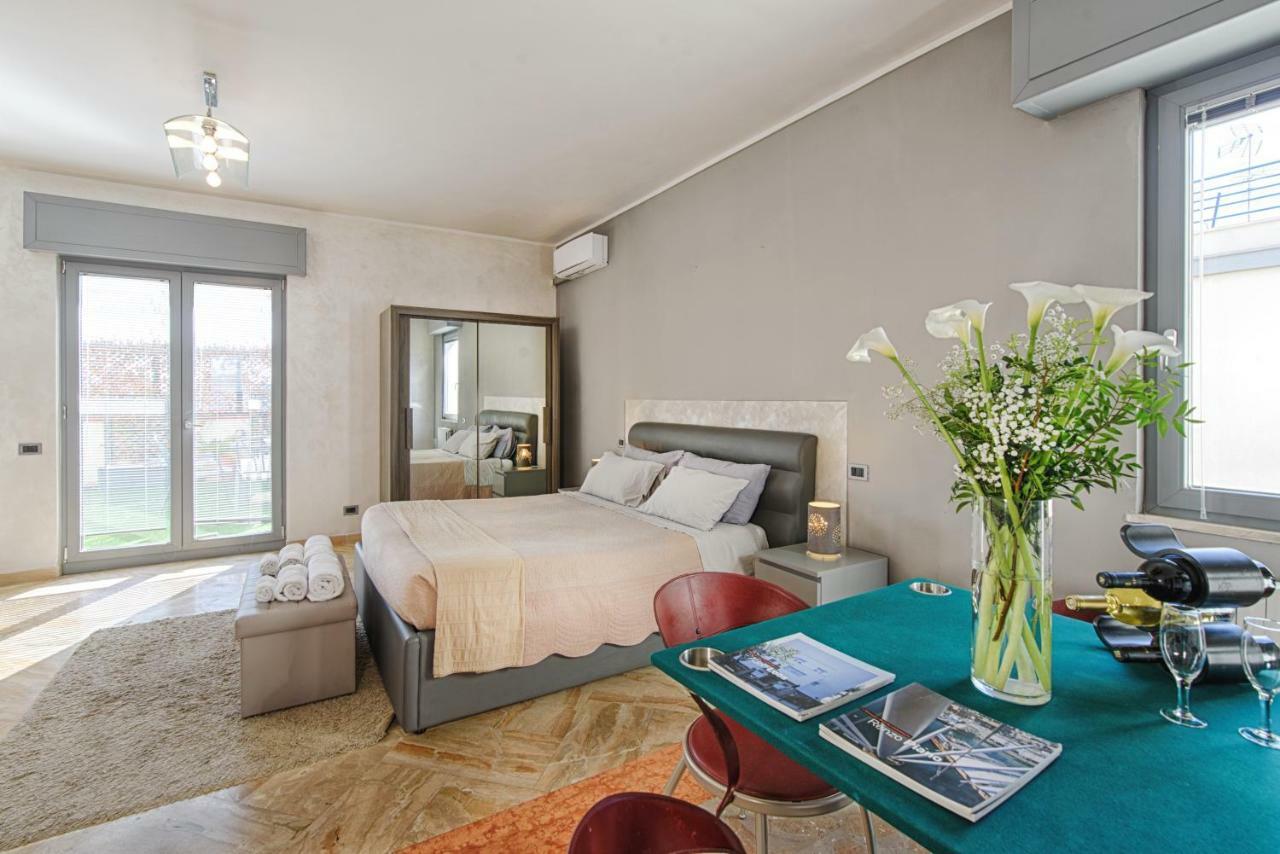 Penthouse Station Luxury Suites & Apartment Бриндизи Екстериор снимка