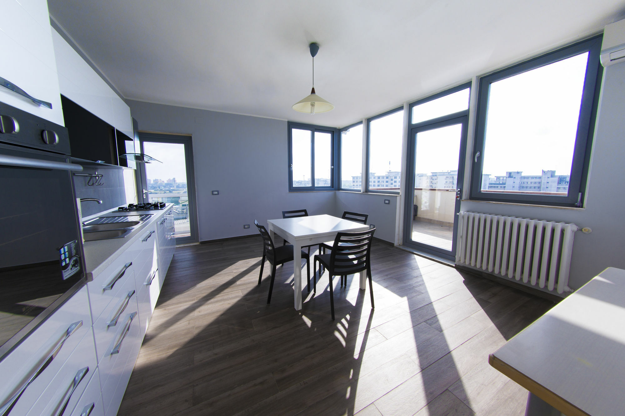 Penthouse Station Luxury Suites & Apartment Бриндизи Екстериор снимка