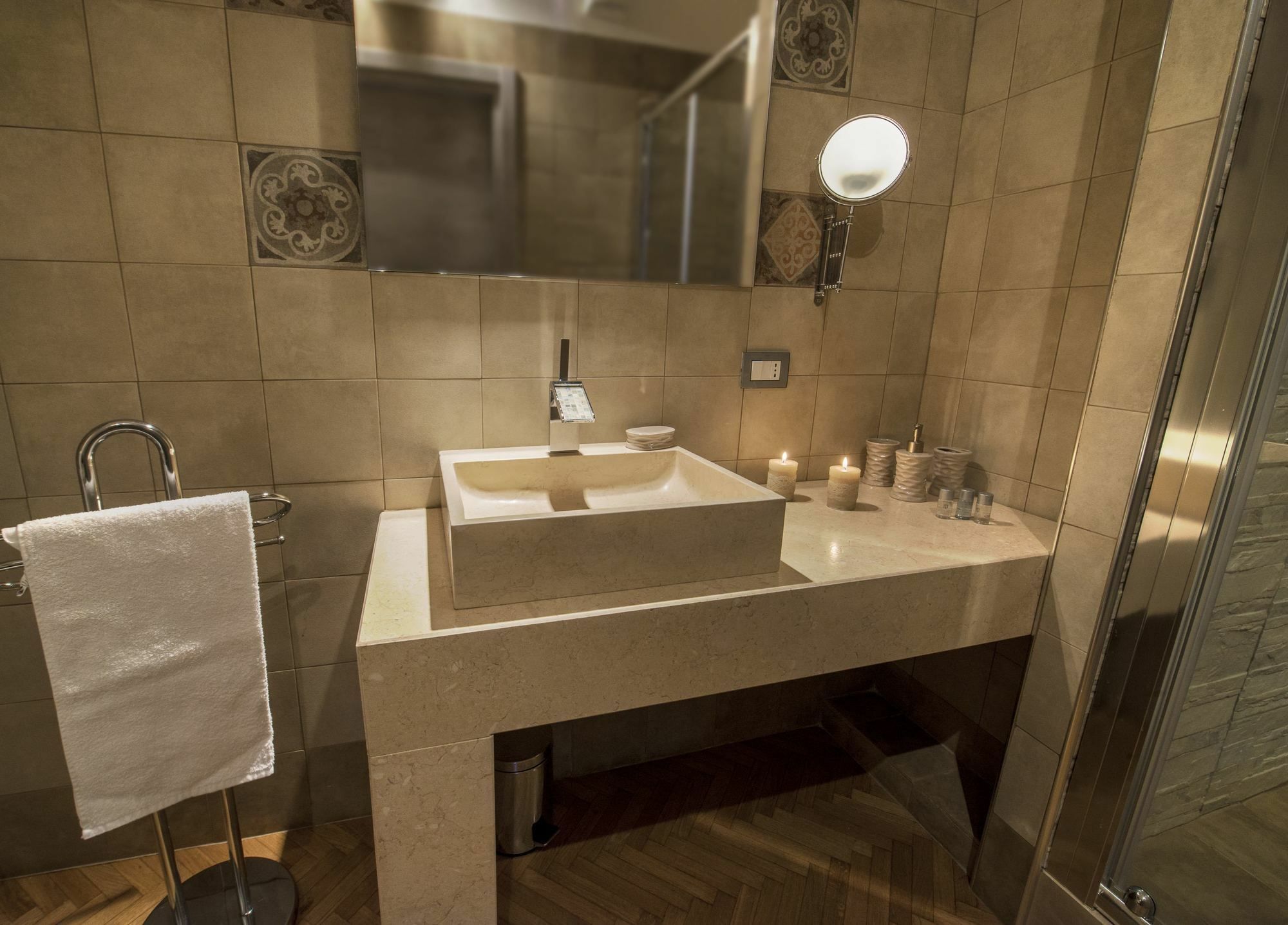 Penthouse Station Luxury Suites & Apartment Бриндизи Екстериор снимка